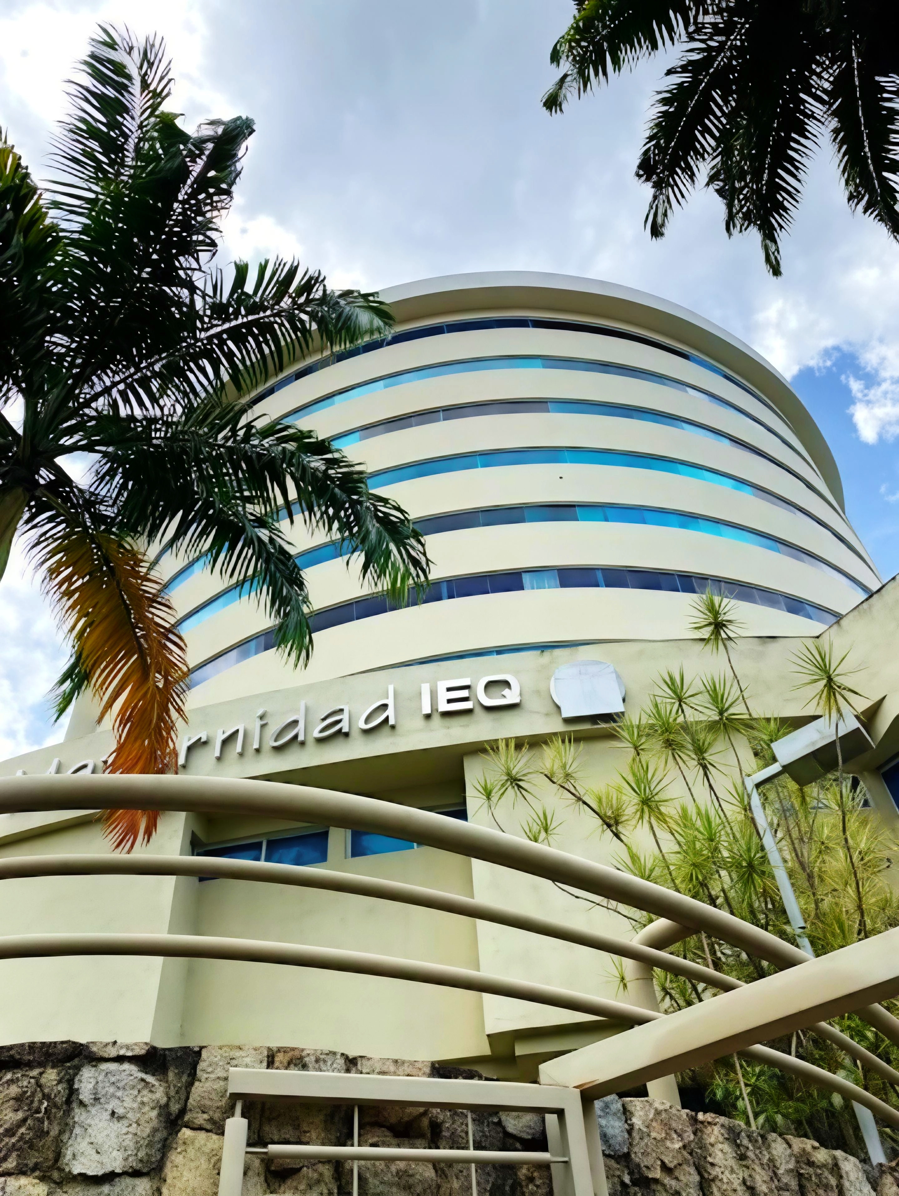 Consultorio Médico en Venta Clínica IEQ Valencia – 69 m² con Planta Eléctrica 100%