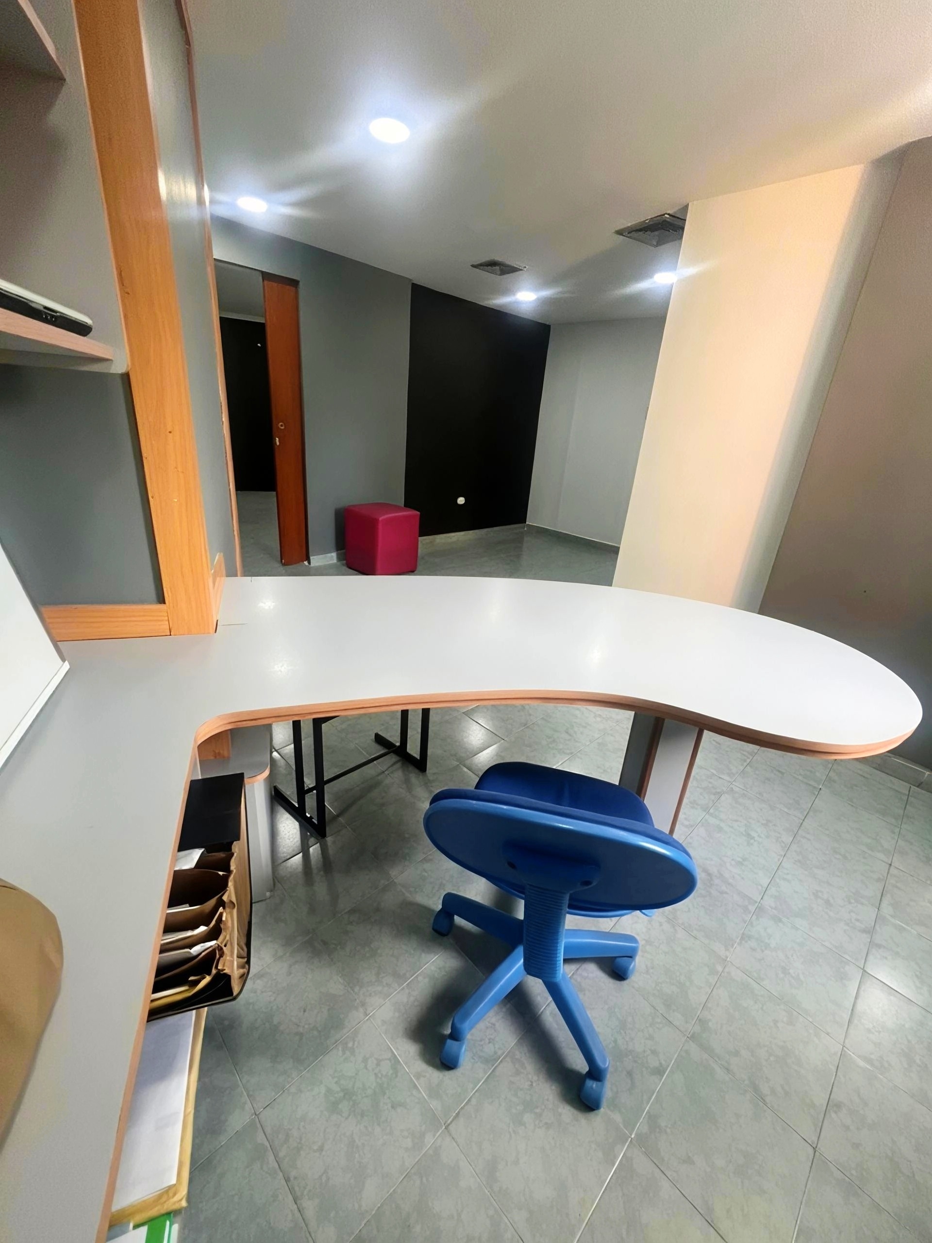 Consultorio Médico en Venta Clínica IEQ Valencia – 69 m² con Planta Eléctrica 100% - foto 3